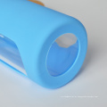 Botella de agua de vidrio clásica de 650 ml colorida con funda de silicona